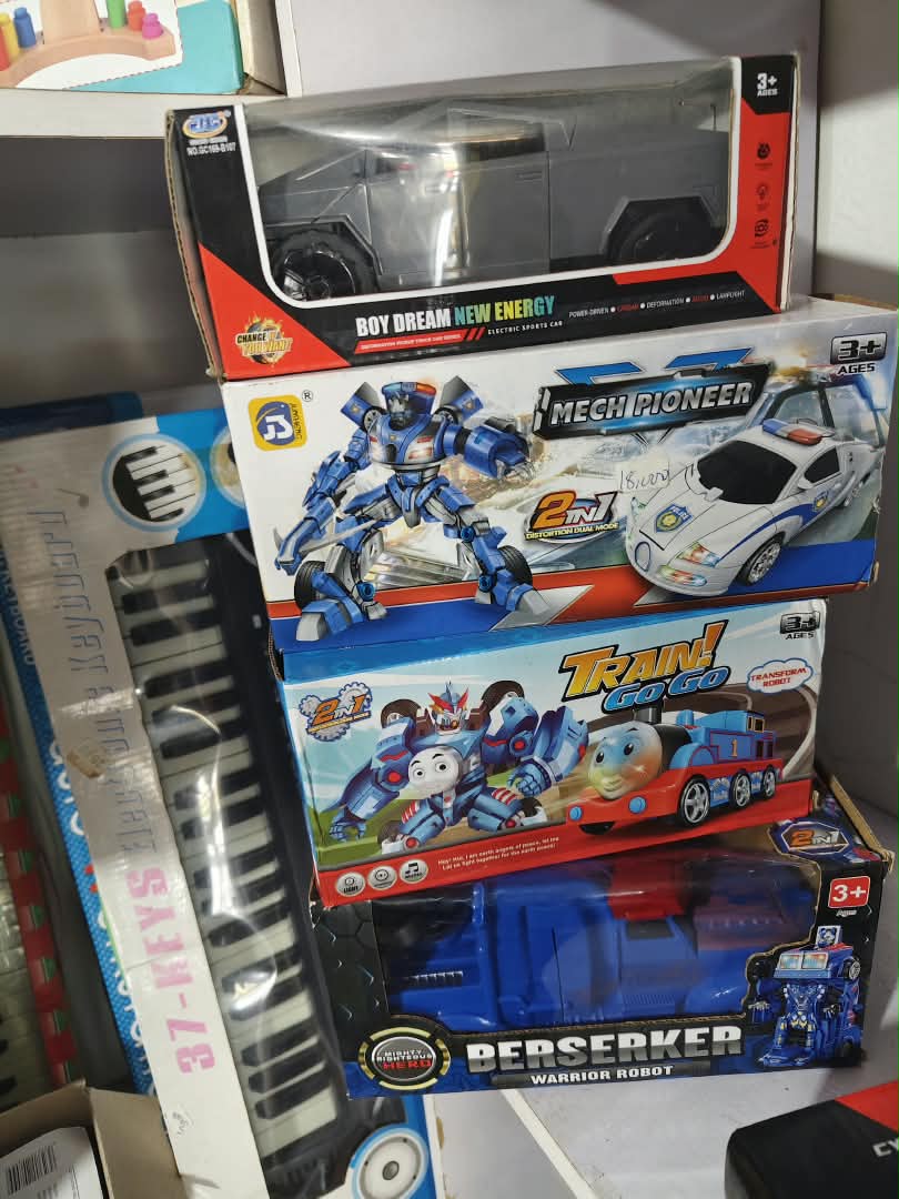 toddler-ride-on-push-car-with-horn-stora-nbk-out-146 Boy Dream New Energy Truck & Mech Pioneer 2-in-1 Transforming Police Robot Car - Image 1